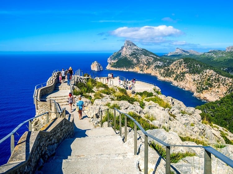 10 Epic Family Destinations to Visit This Summer